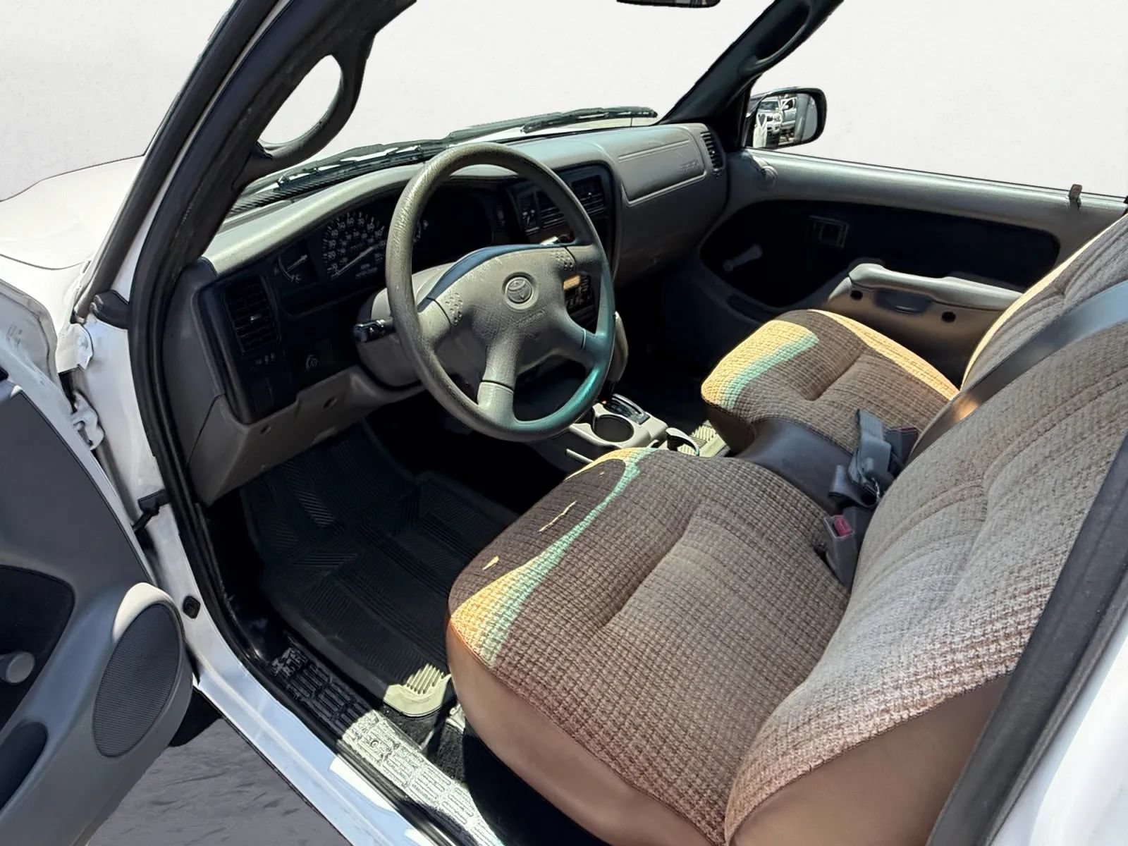 Used 2002 Toyota Tacoma 2WD Regular Cab image 15