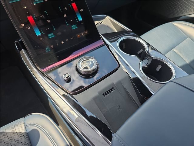 Used 2025 Cadillac Escalade IQ Luxury 2 w/ LPO, Premium Carpet Package AWD/4WD image 30