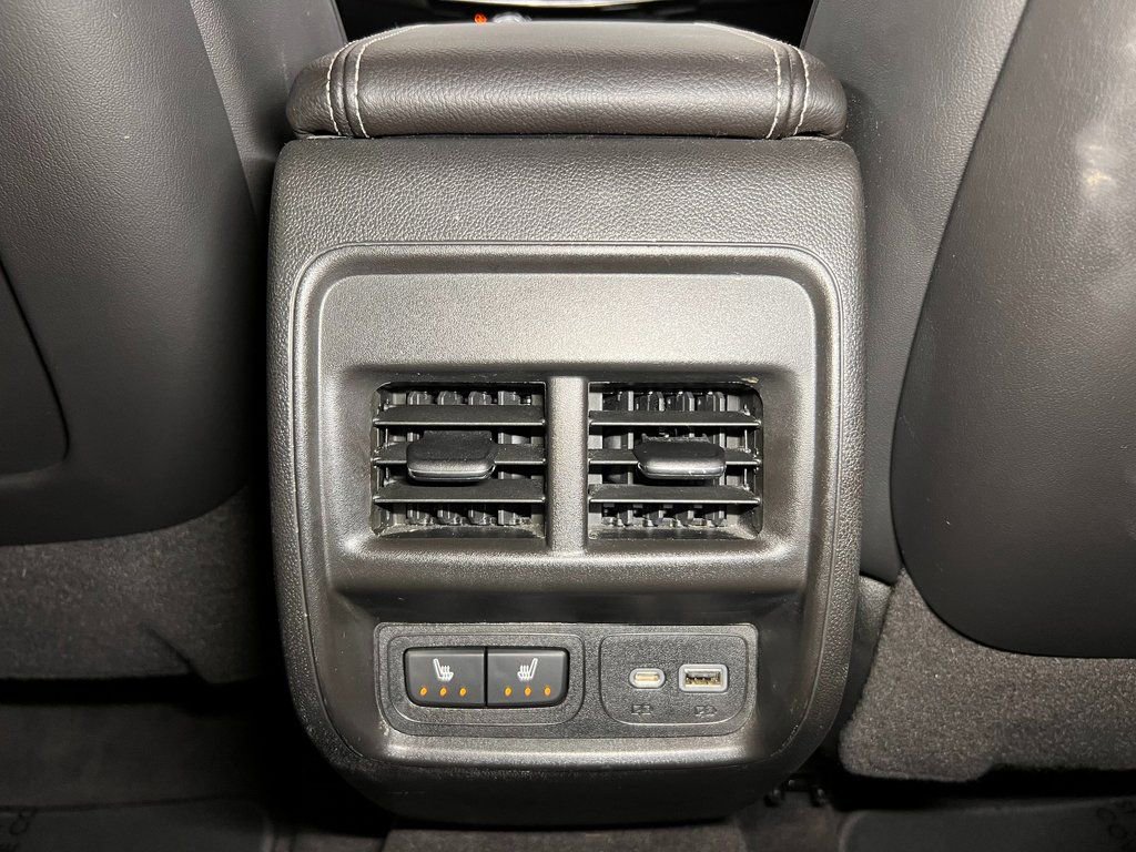 Used 2024 Cadillac XT4 Premium Luxury w/ Technology Package image 12