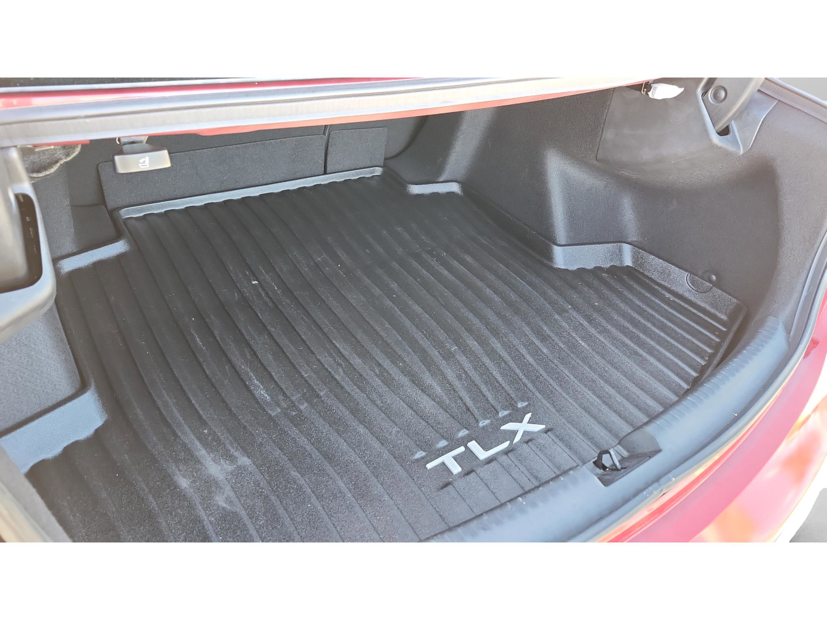 Used 2022 Acura TLX w/ Technology Package image 16