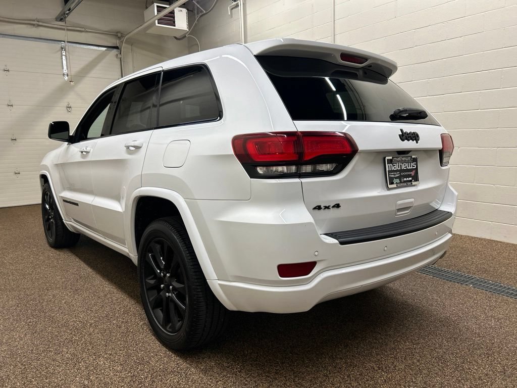 Used 2020 Jeep Grand Cherokee Altitude AWD/4WD image 4