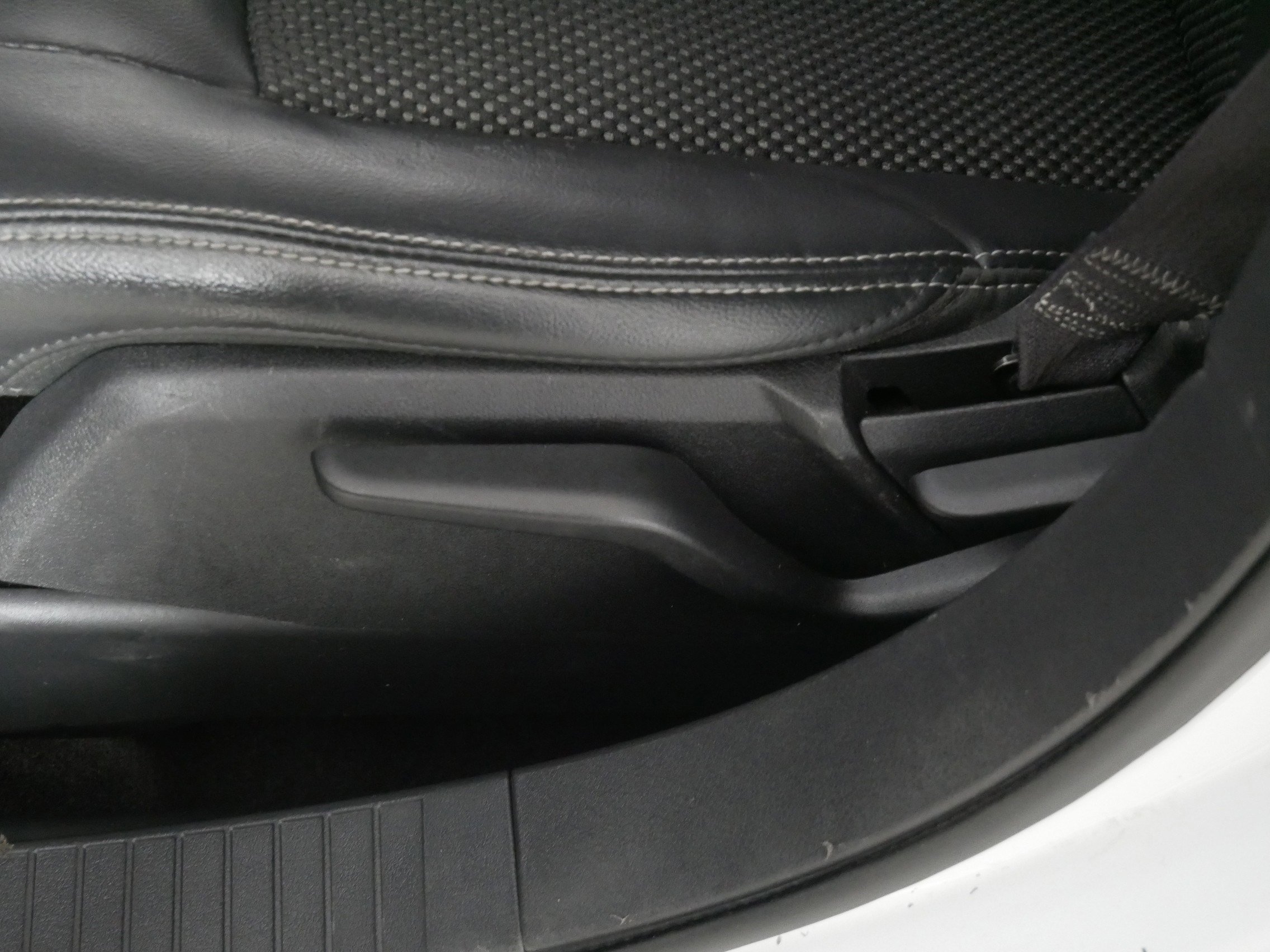 Used 2017 Jeep Compass Latitude image 20