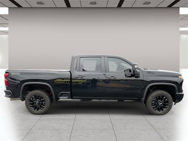 Used 2025 Chevrolet Silverado 2500 LT w/ Trail Boss Package image 2