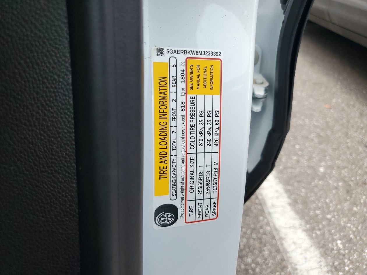 Used 2021 Buick Enclave Essence FWD image 29