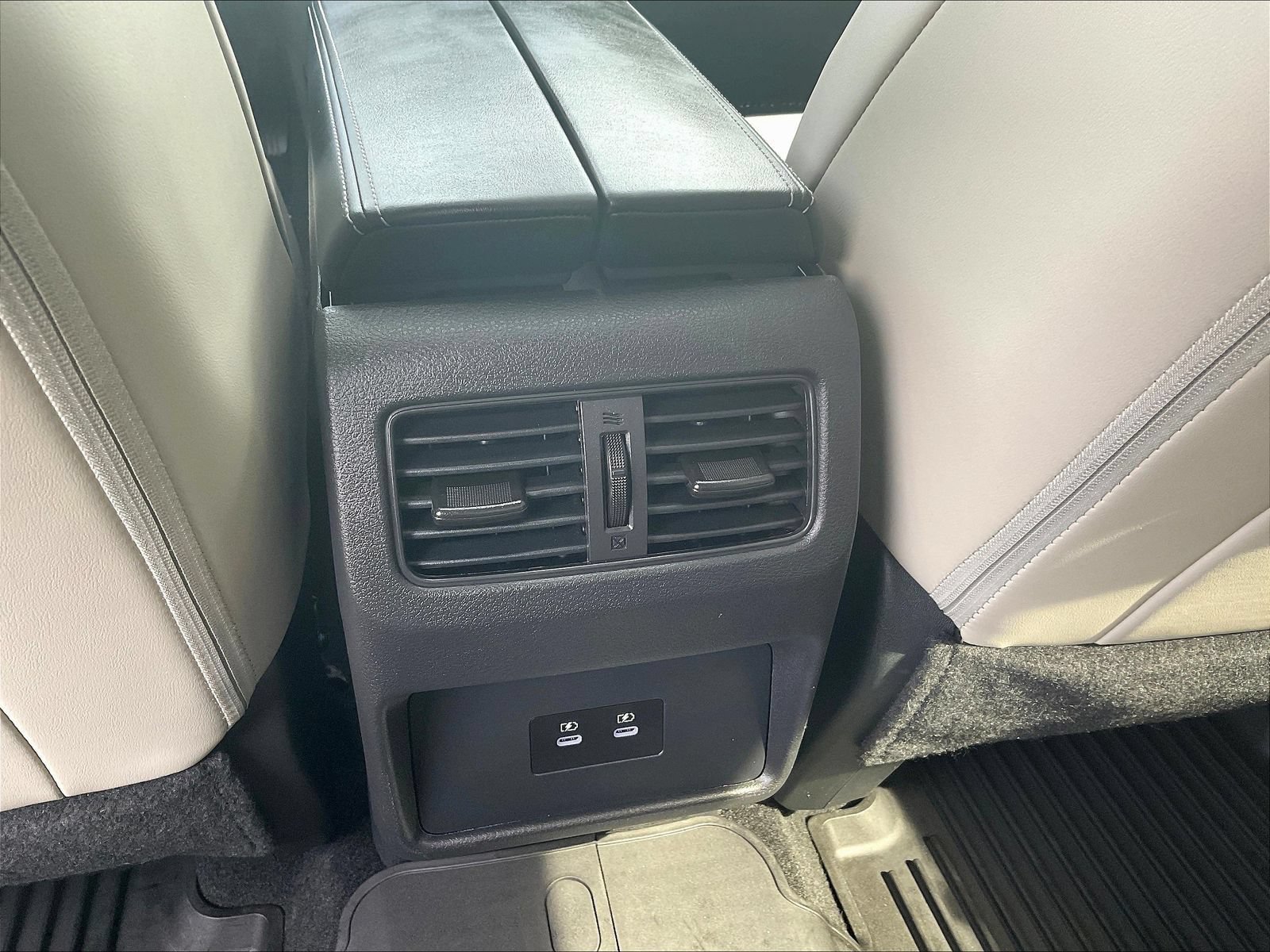 Certified 2024 Nissan Rogue SV w/ SV Premium Package FWD image 11
