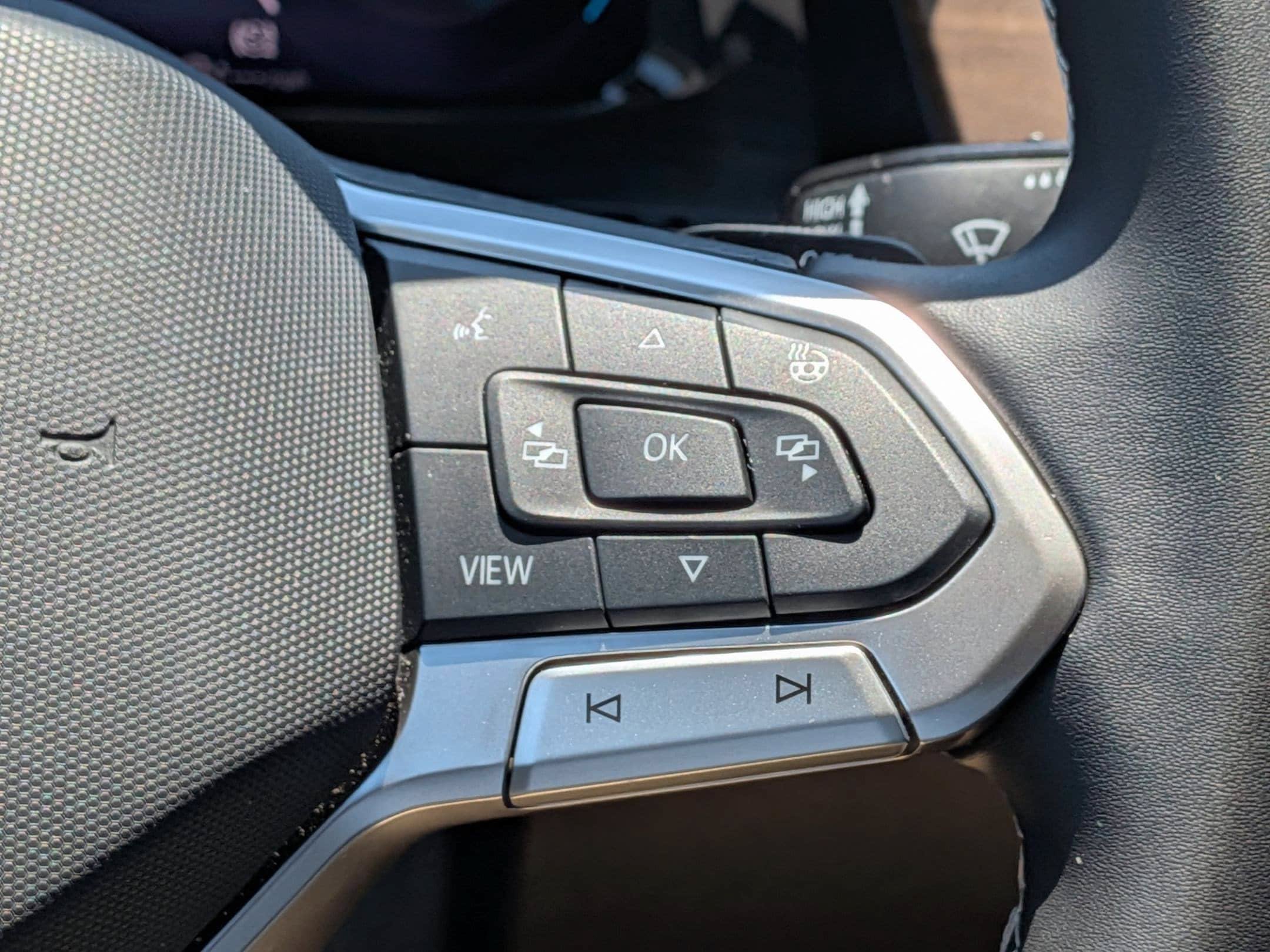 Used 2025 Volkswagen Atlas SE AWD/4WD image 20