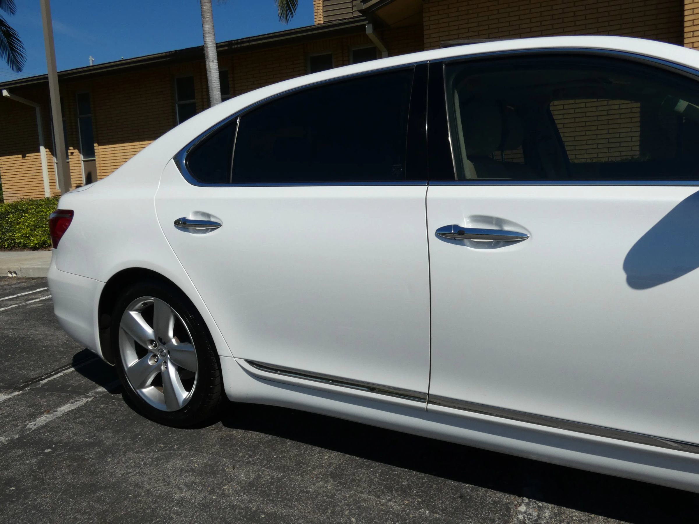 Used 2010 Lexus LS 460 L image 7