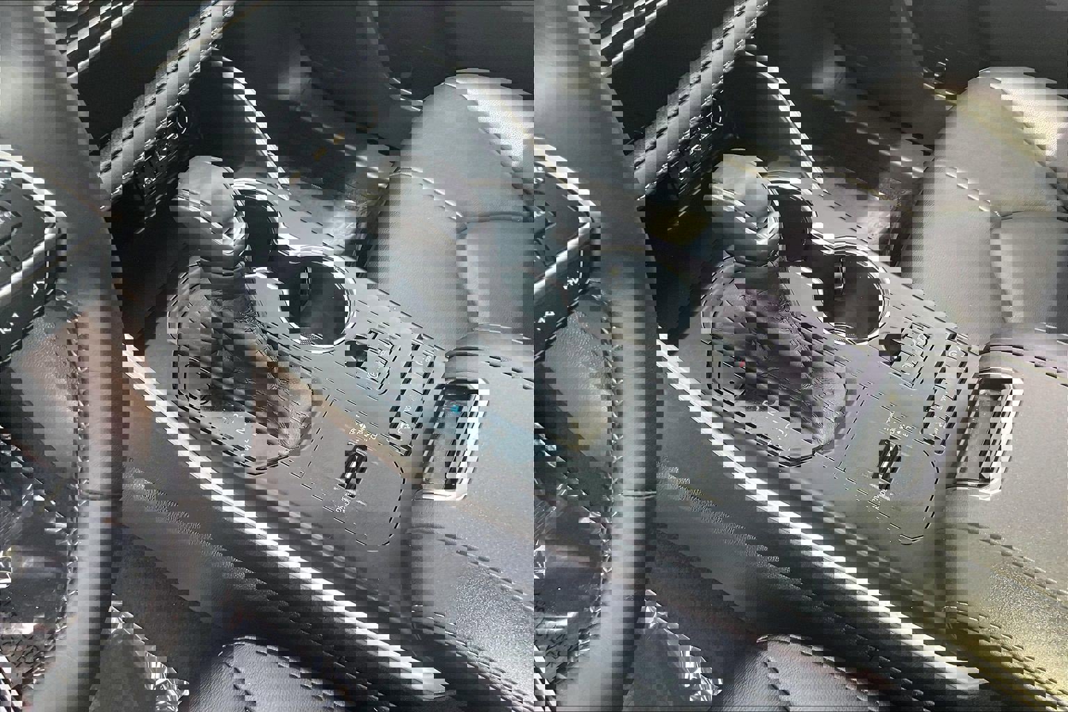 Used 2020 Toyota Highlander XLE FWD image 22