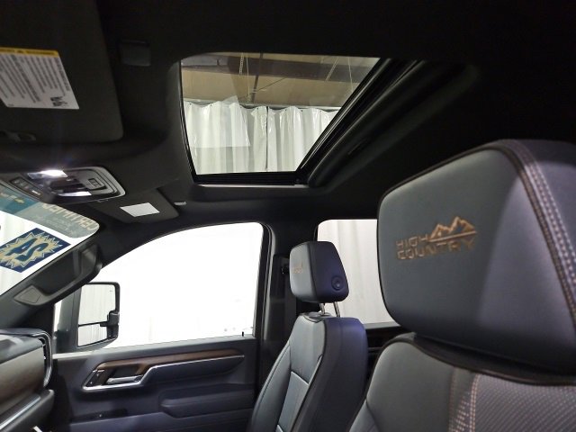 Certified 2024 Chevrolet Silverado 3500 High Country w/ High Country Premium Package image 35