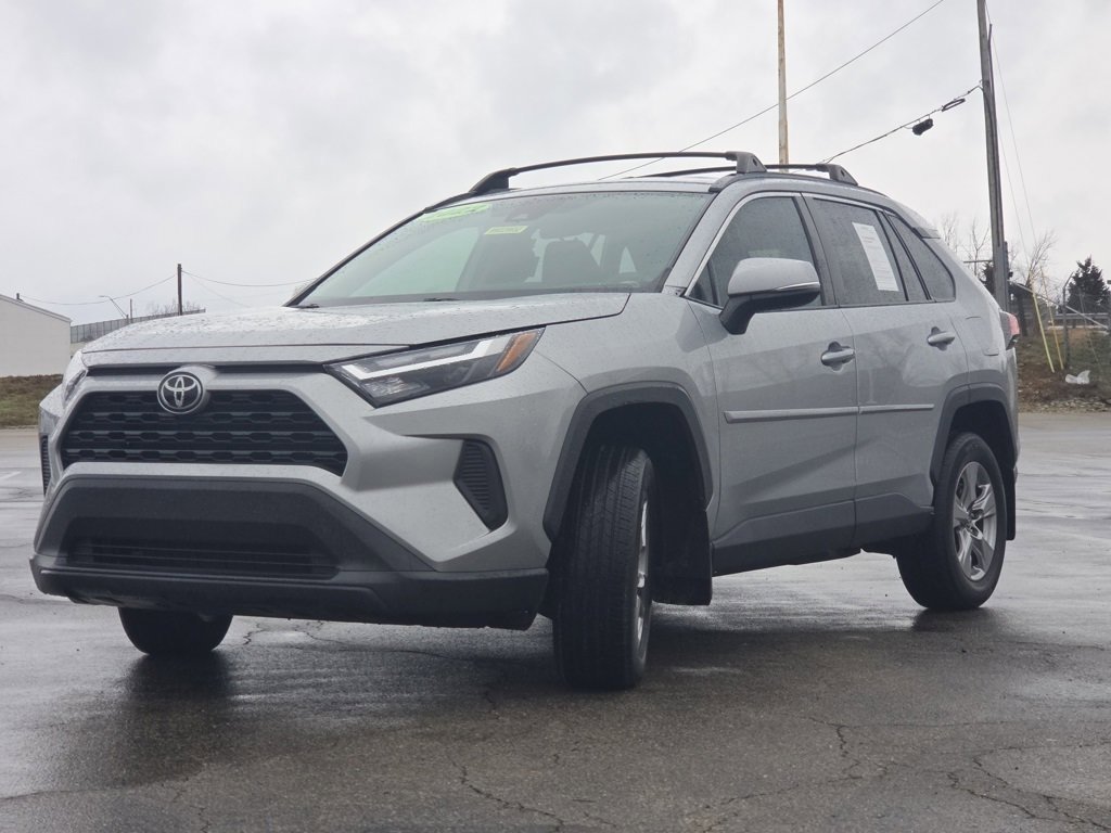 Used 2022 Toyota RAV4 XLE image 17