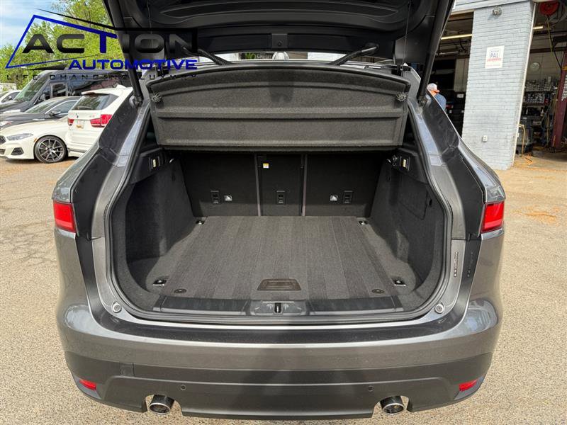 Used 2018 Jaguar F-PACE Prestige image 19