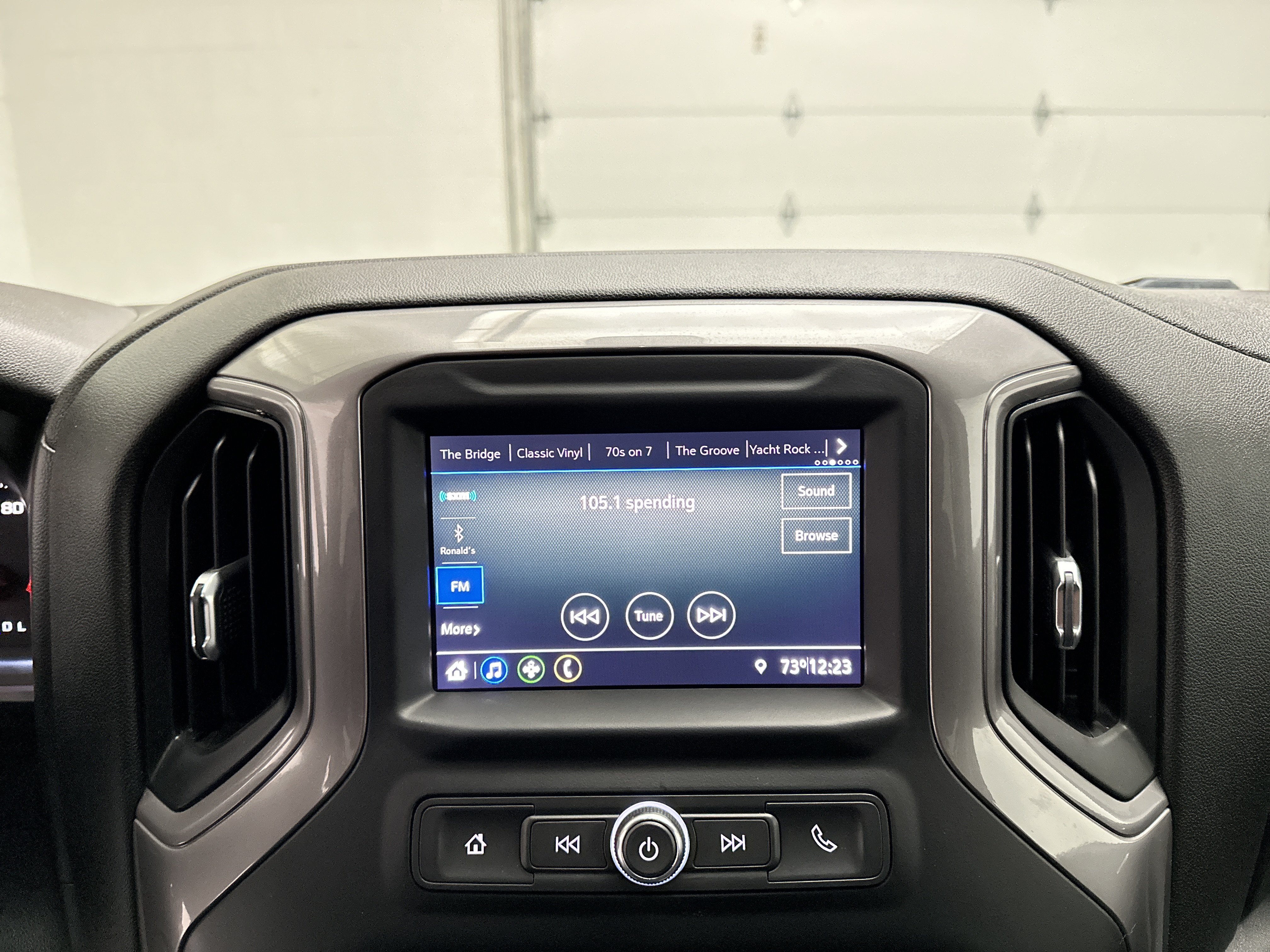 Used 2021 Chevrolet Silverado 1500 Custom AWD/4WD image 28
