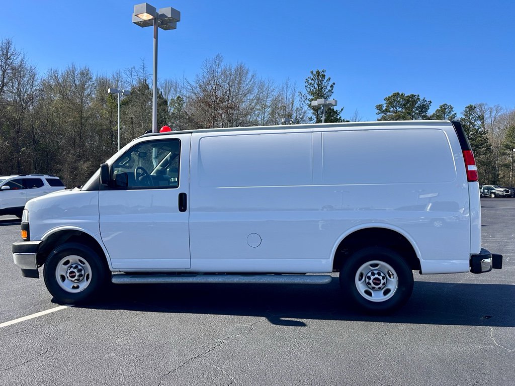 Used 2024 GMC Savana 2500 w/ Driver Convenience Package image 4