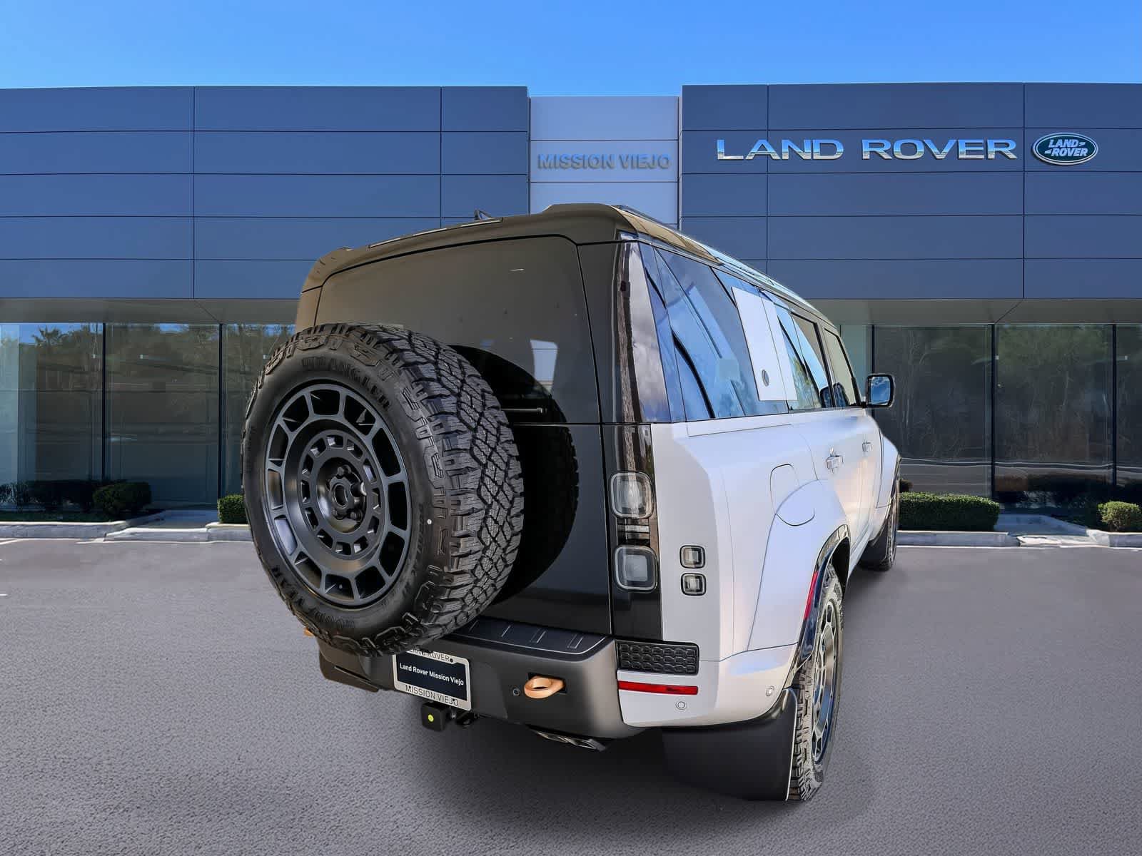 New 2026 Land Rover Defender 110 OCTA AWD/4WD image 4