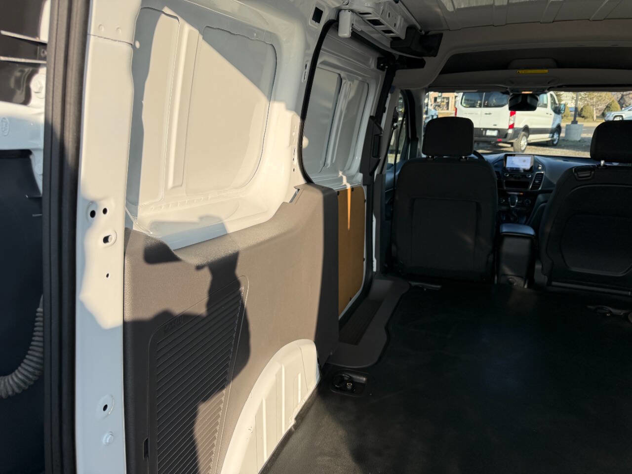 Used 2021 Ford Transit Connect XLT image 23