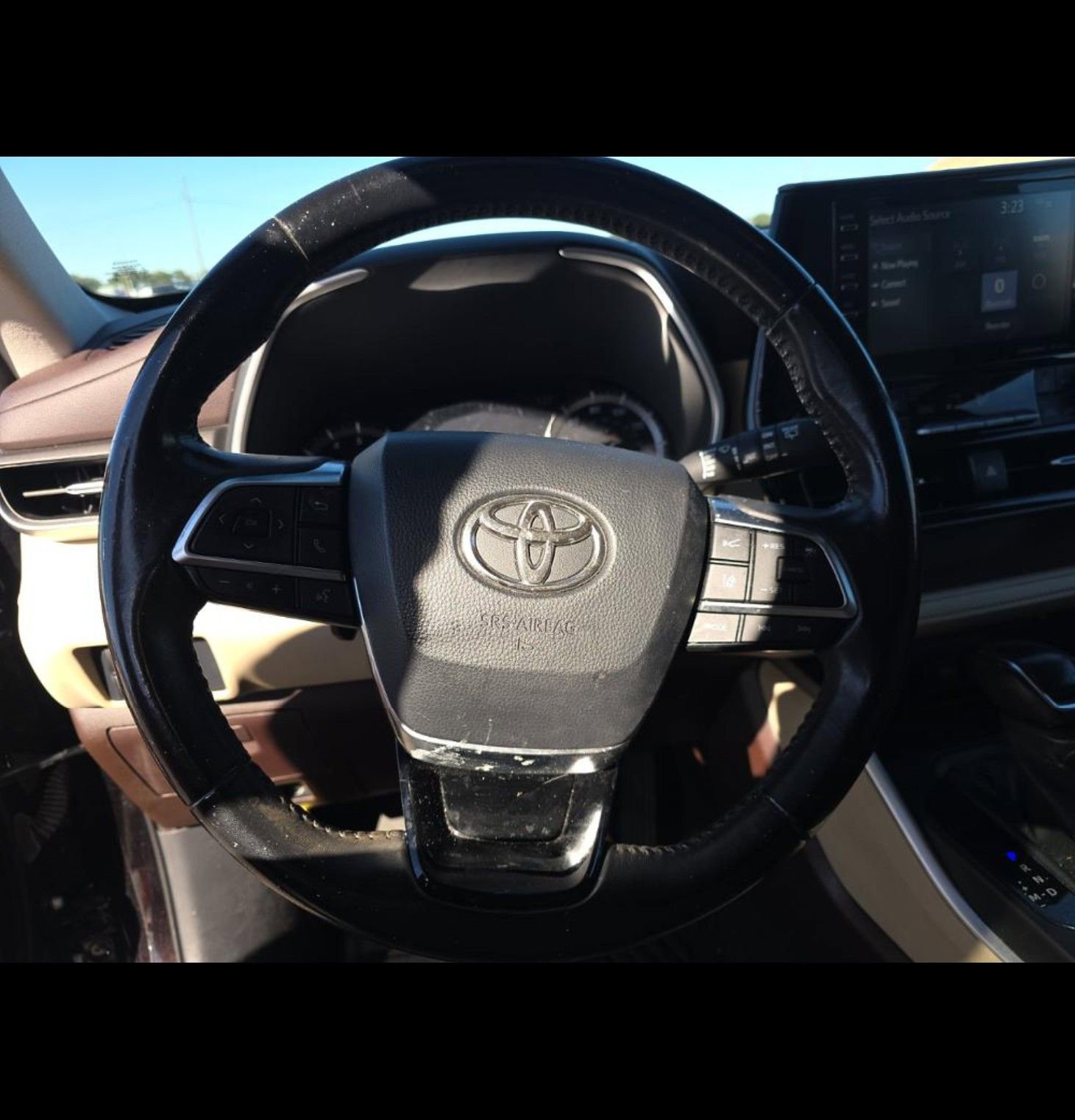 Used 2021 Toyota Highlander XLE image 12