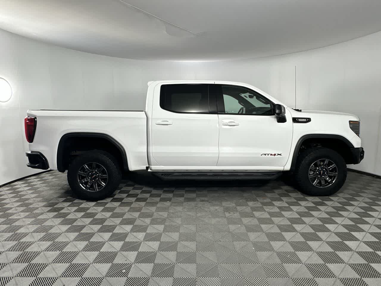 Used 2025 GMC Sierra 1500 AT4X AWD/4WD image 2