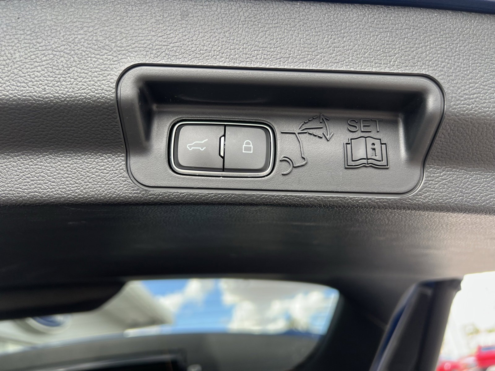 Used 2023 Ford Explorer XLT w/ Equipment Group 202A image 36
