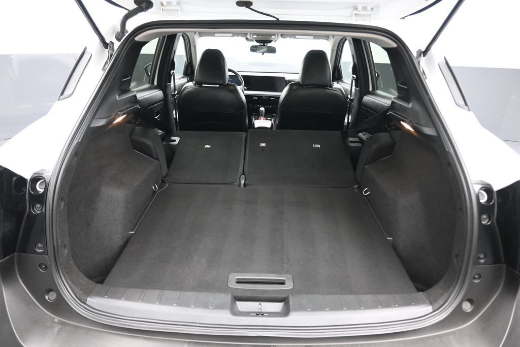 Used 2025 Nissan Kicks SR FWD image 42