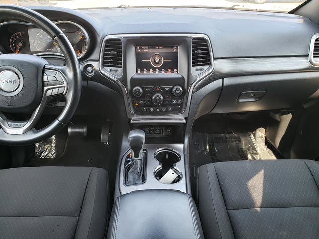 Used 2020 Jeep Grand Cherokee Laredo AWD/4WD image 15