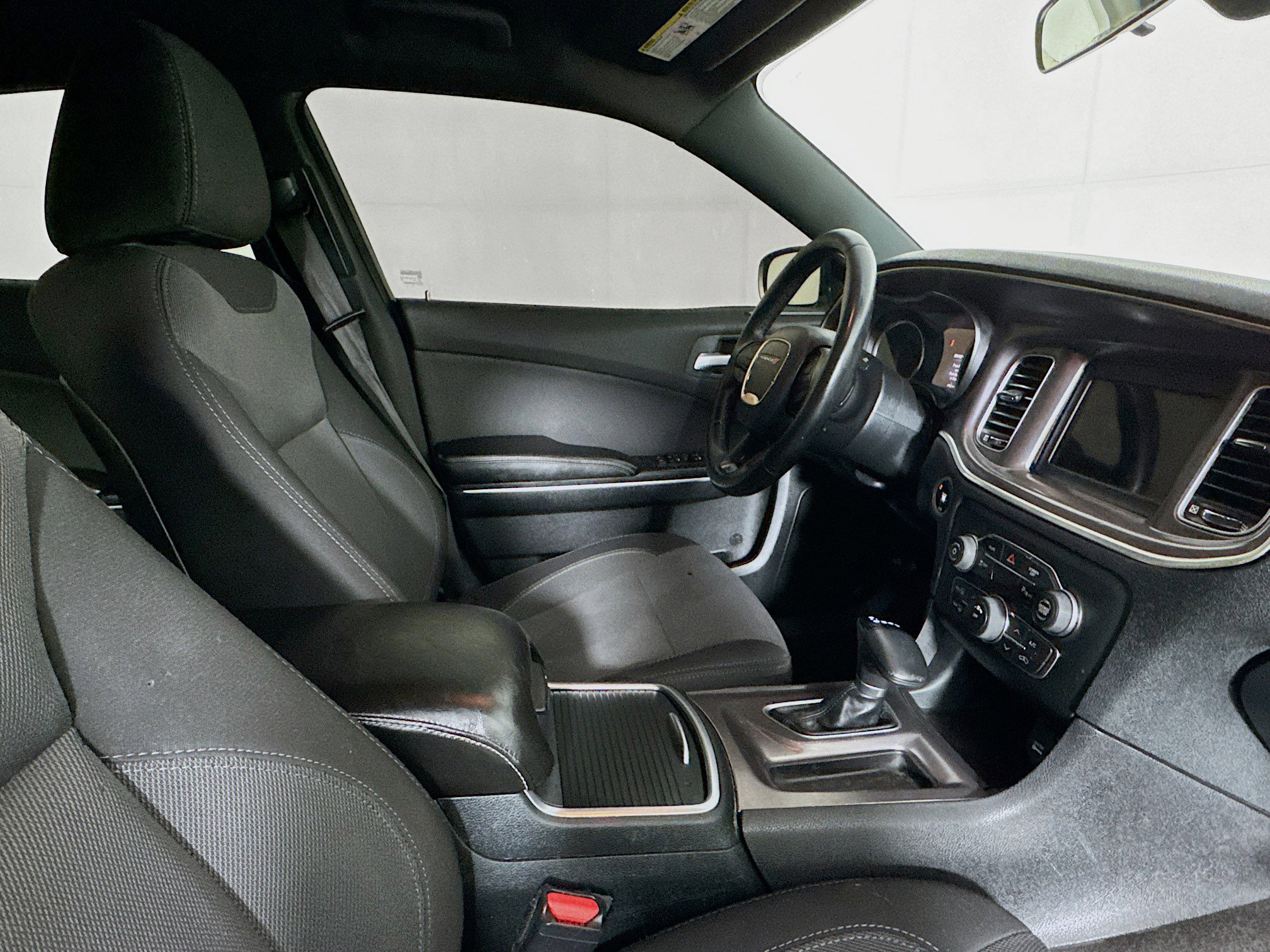 Used 2018 Dodge Charger SXT image 28