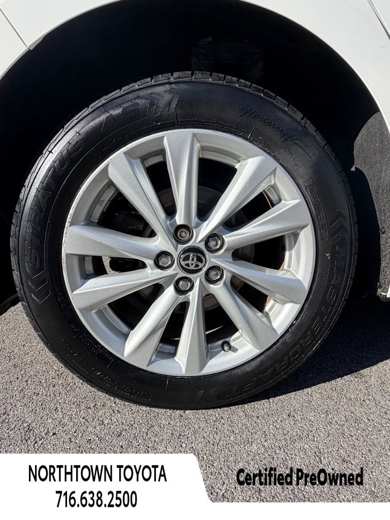 Used 2024 Toyota Corolla SE FWD image 11