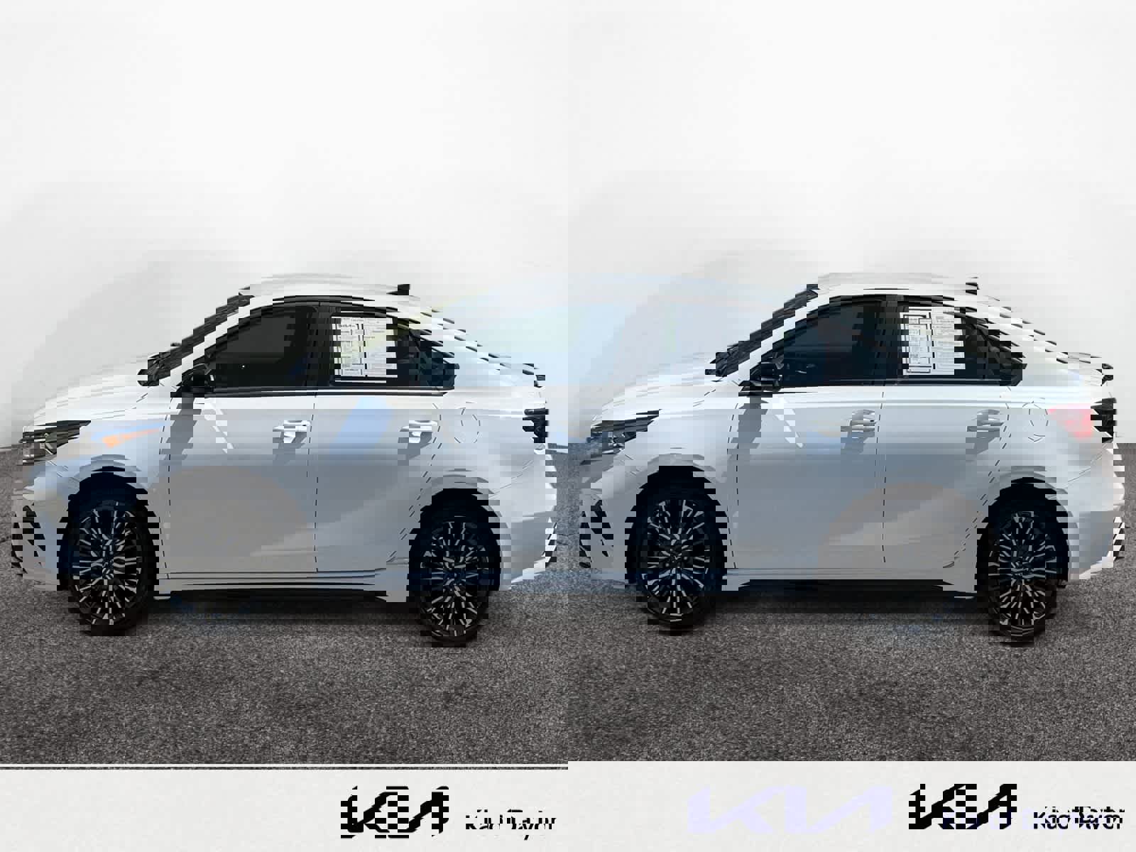 Used 2023 Kia Forte GT-Line image 2