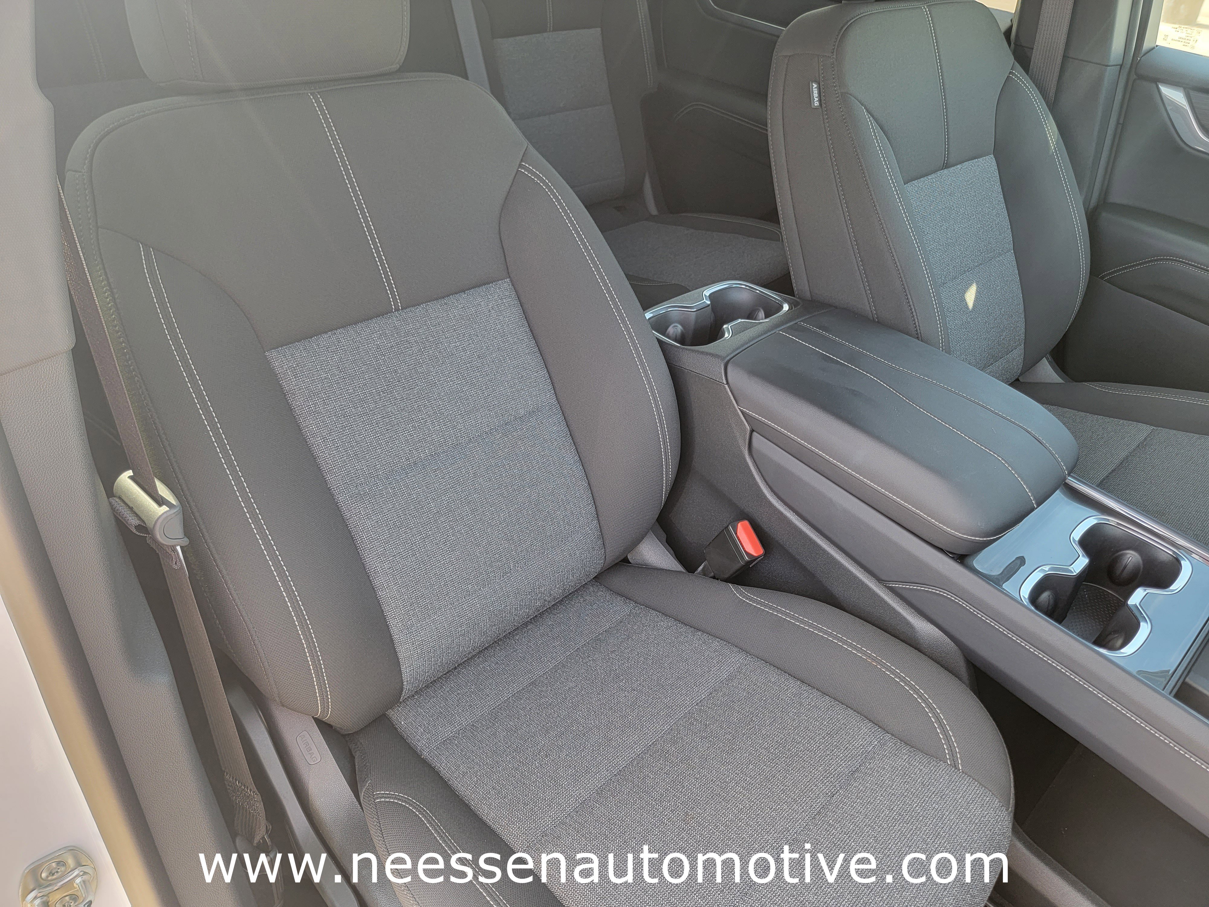 Used 2025 GMC Acadia Elevation image 10