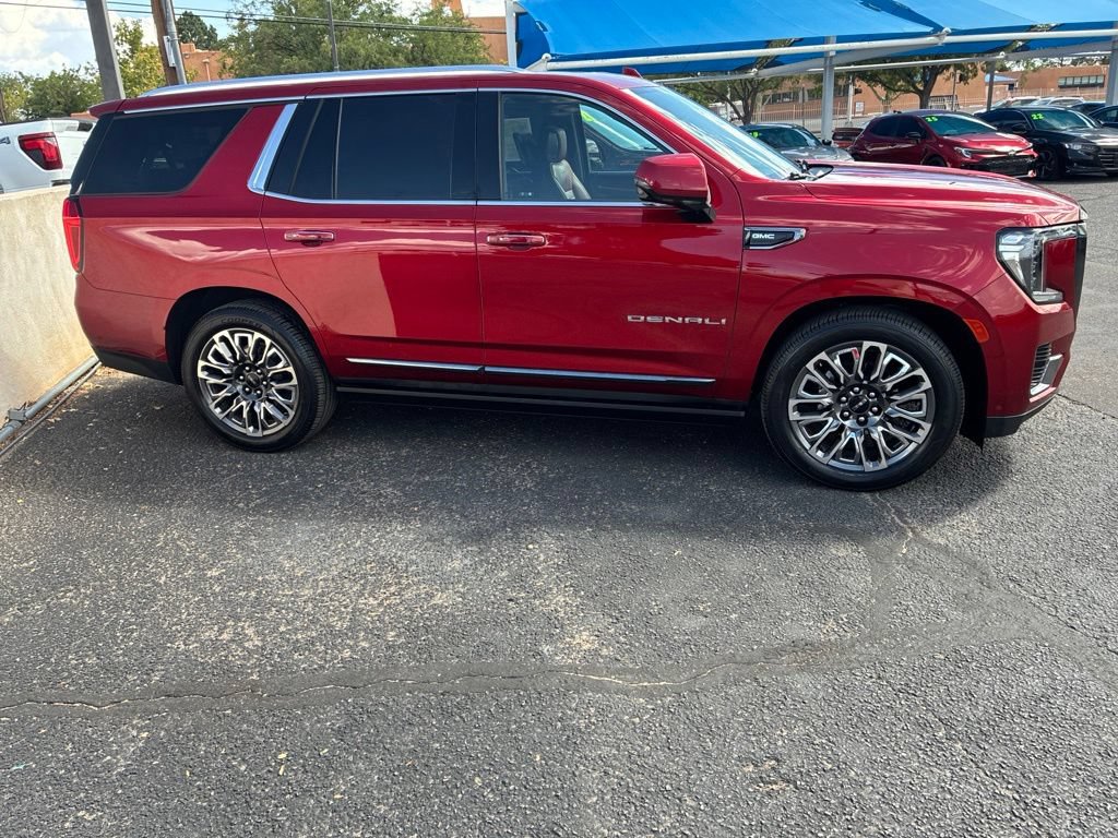 Used 2024 GMC Yukon Denali Ultimate AWD/4WD image 2