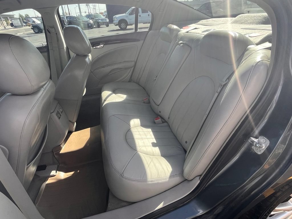 Used 2011 Buick Lucerne CXL FWD image 10