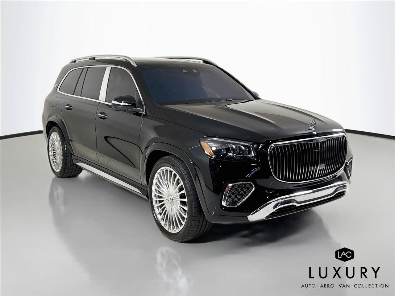 Used 2025 Mercedes-Benz Maybach GLS 600 4MATIC image 3