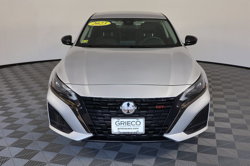 Used 2023 Nissan Altima 2.5 SR AWD/4WD image 3