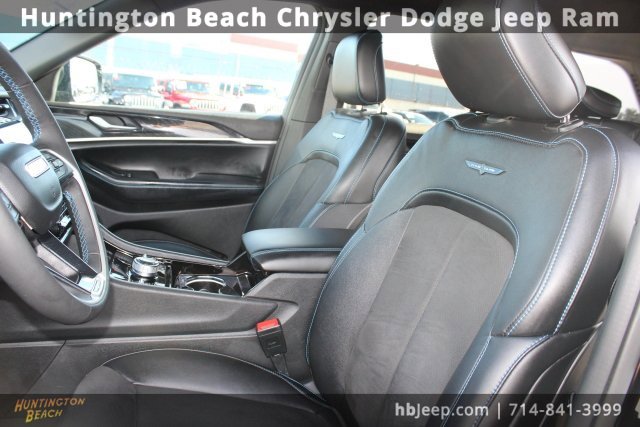 Used 2023 Jeep Grand Cherokee Trailhawk image 37