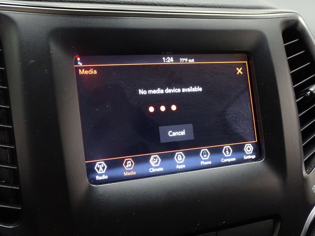 Used 2019 Jeep Cherokee Latitude w/ Popular Appearance Group image 32