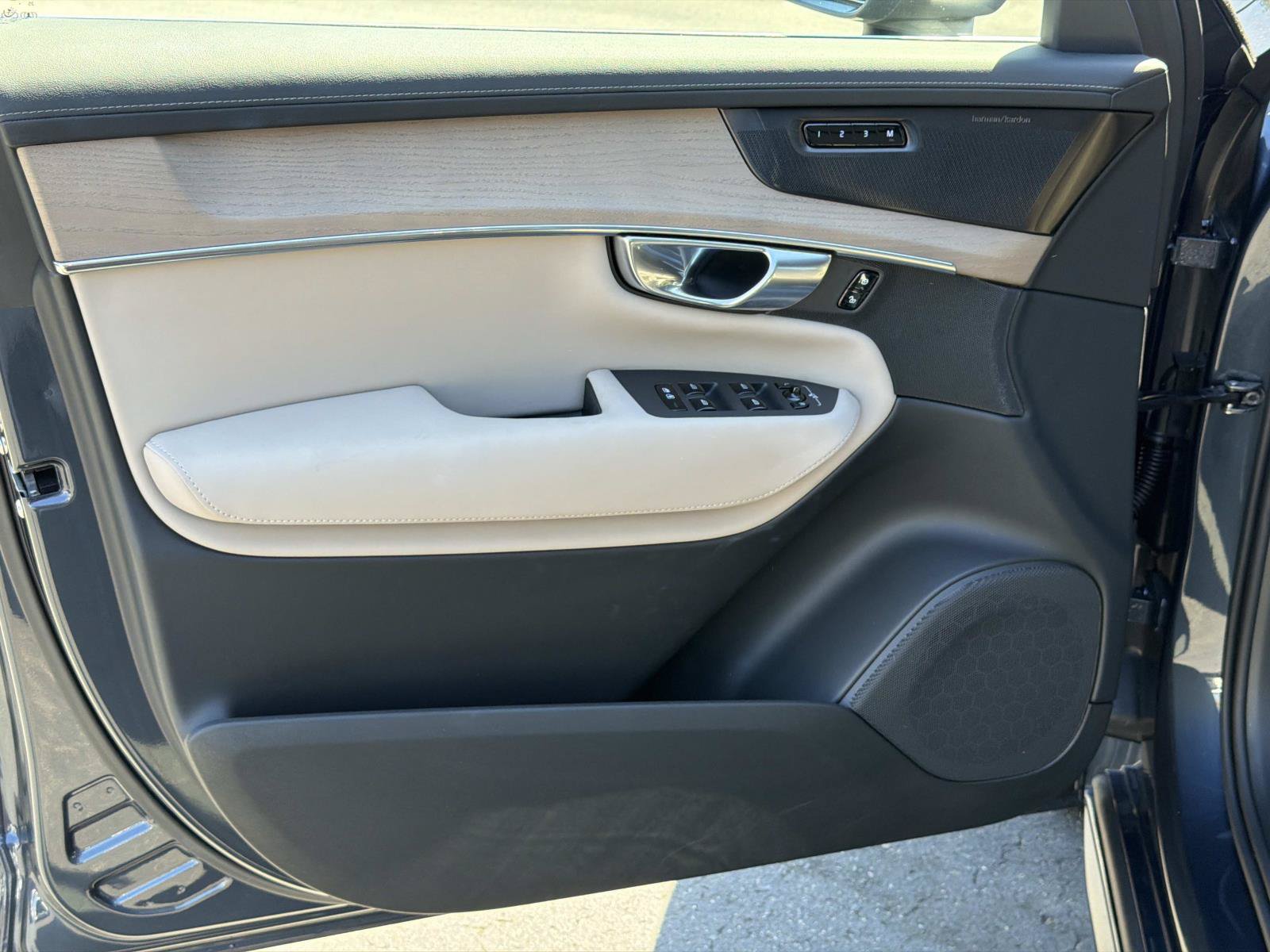 Certified 2026 Volvo XC90 B6 Plus AWD/4WD image 15