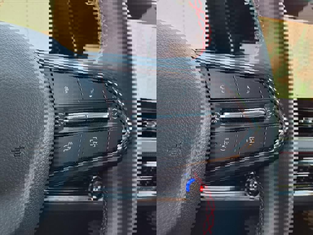 Used 2025 Chevrolet Equinox RS w/ Safety and Technology Package image 13