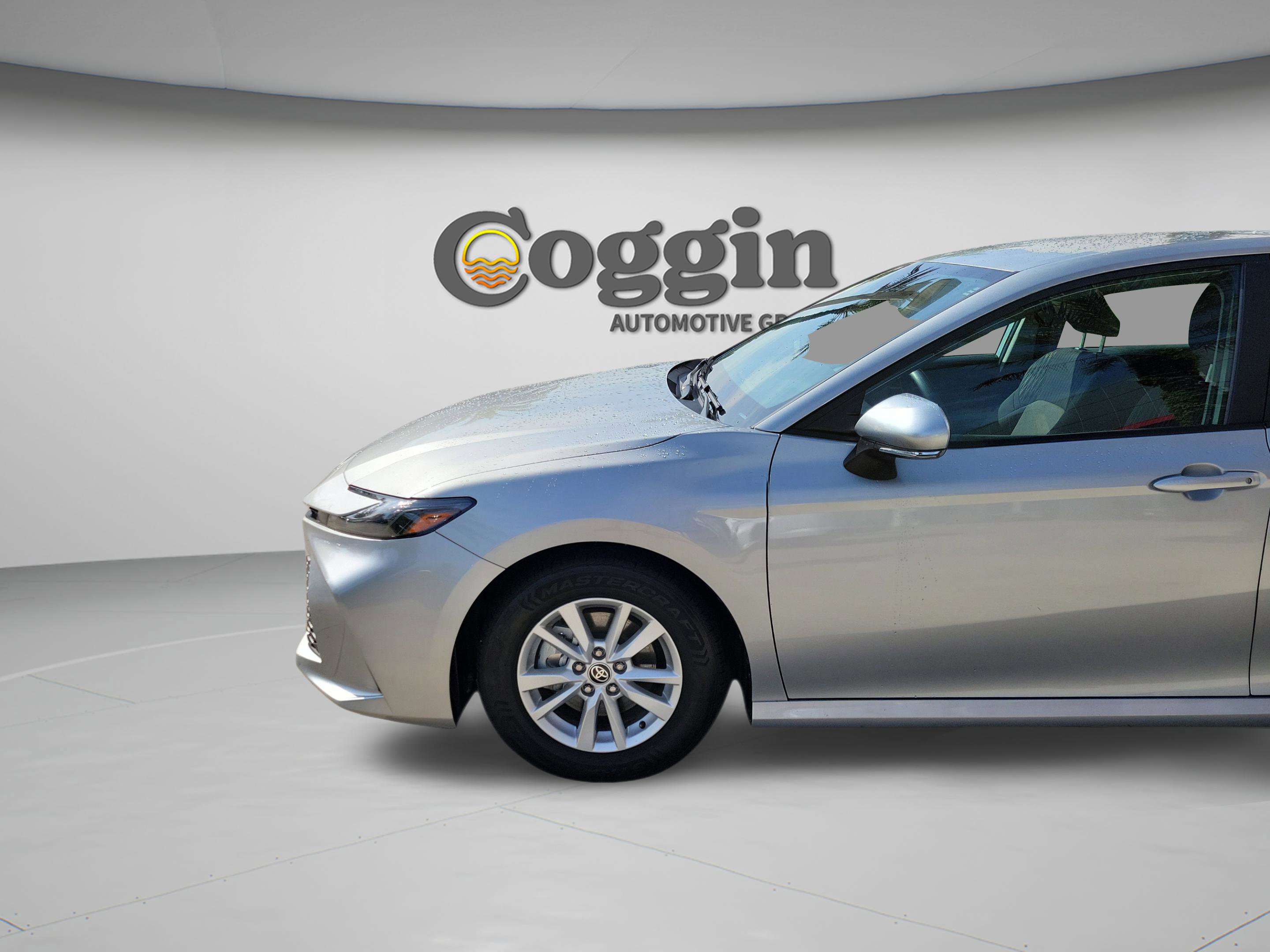 Used 2025 Toyota Camry LE FWD image 30
