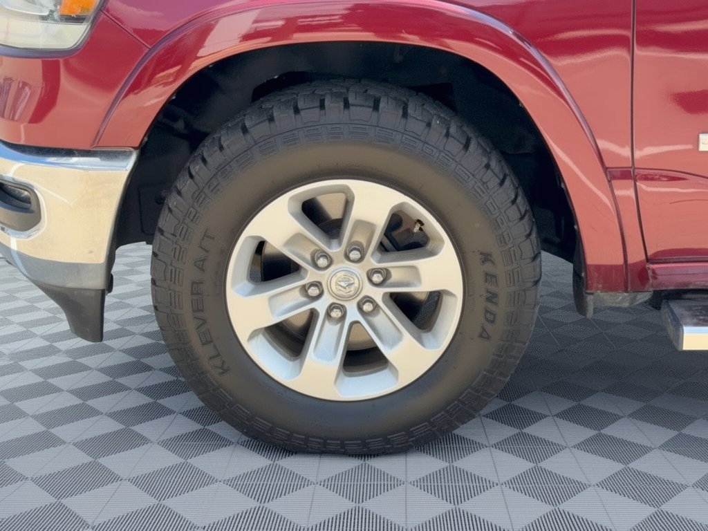 Used 2019 RAM 1500 Laramie AWD/4WD image 13