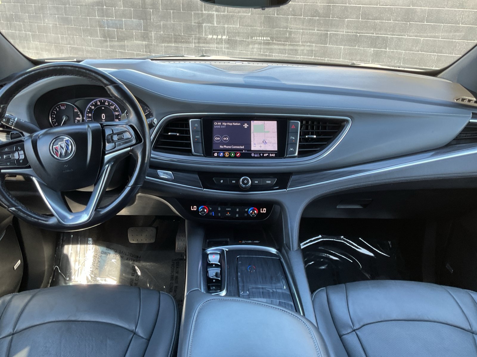 Used 2024 Buick Enclave Premium AWD/4WD image 15