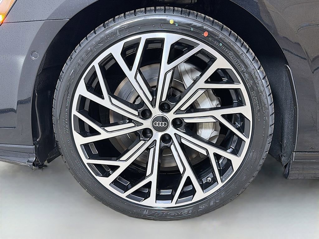 Used 2023 Audi A8 L 3.0T w/ Luxury Package image 18