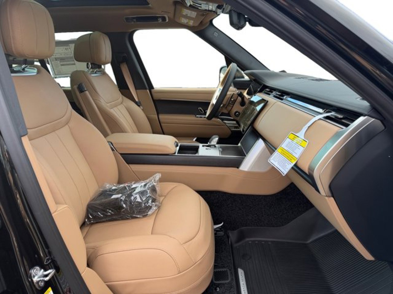 New 2026 Land Rover Range Rover SE image 20