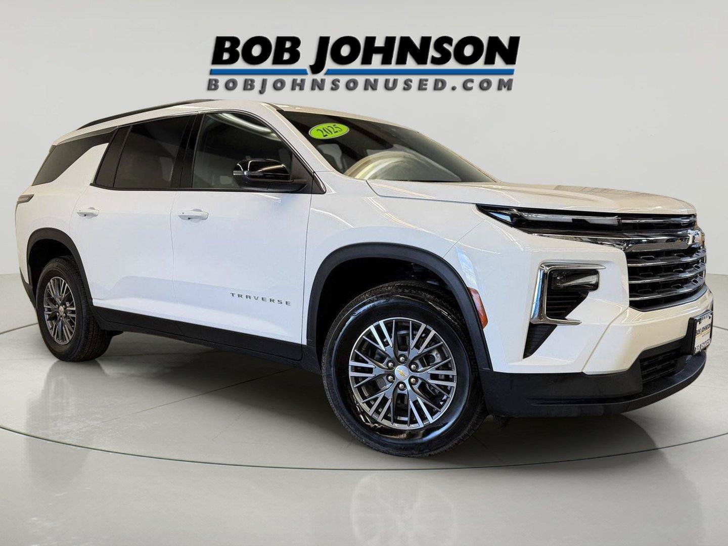 Used 2025 Chevrolet Traverse LT
