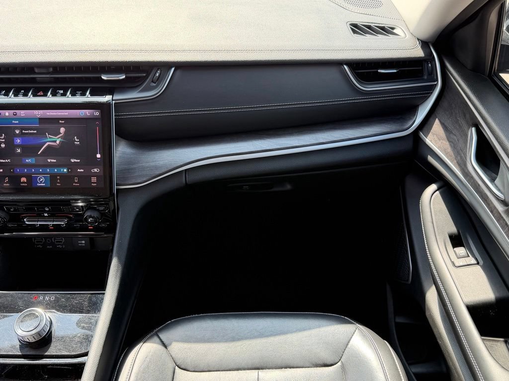 Used 2021 Jeep Grand Cherokee L Limited RWD image 13