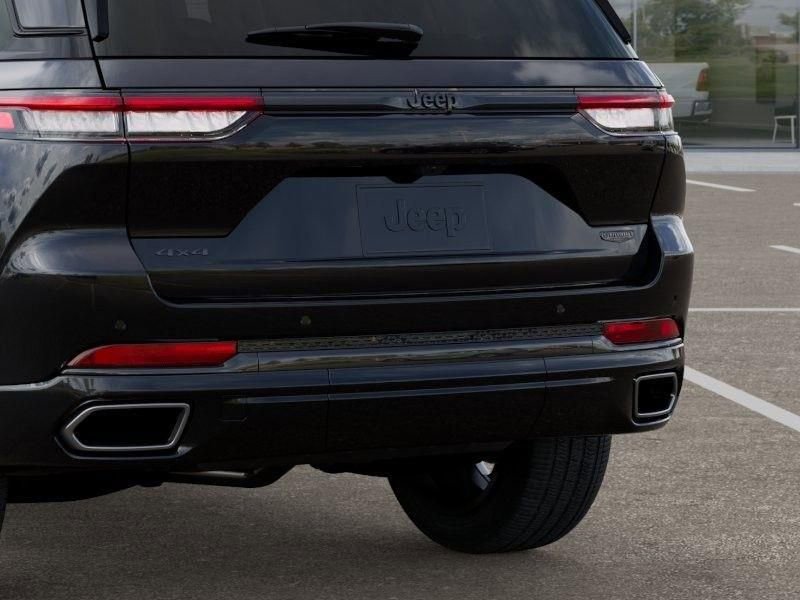 New 2025 Jeep Grand Cherokee Summit image 13