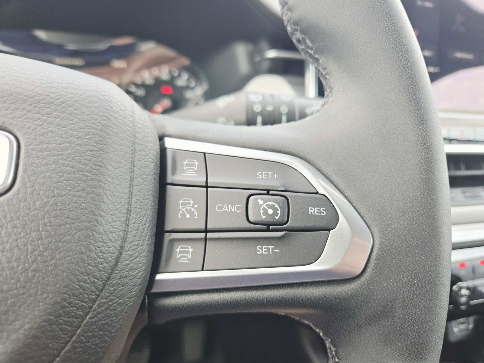 Used 2025 Jeep Compass Limited image 22