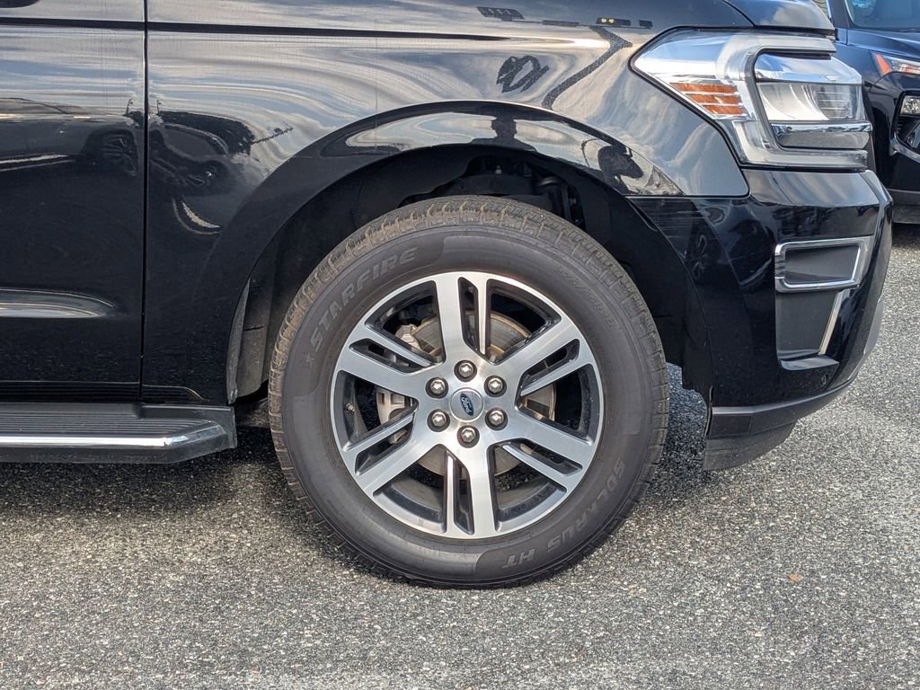 Used 2023 Ford Expedition Limited AWD/4WD image 11
