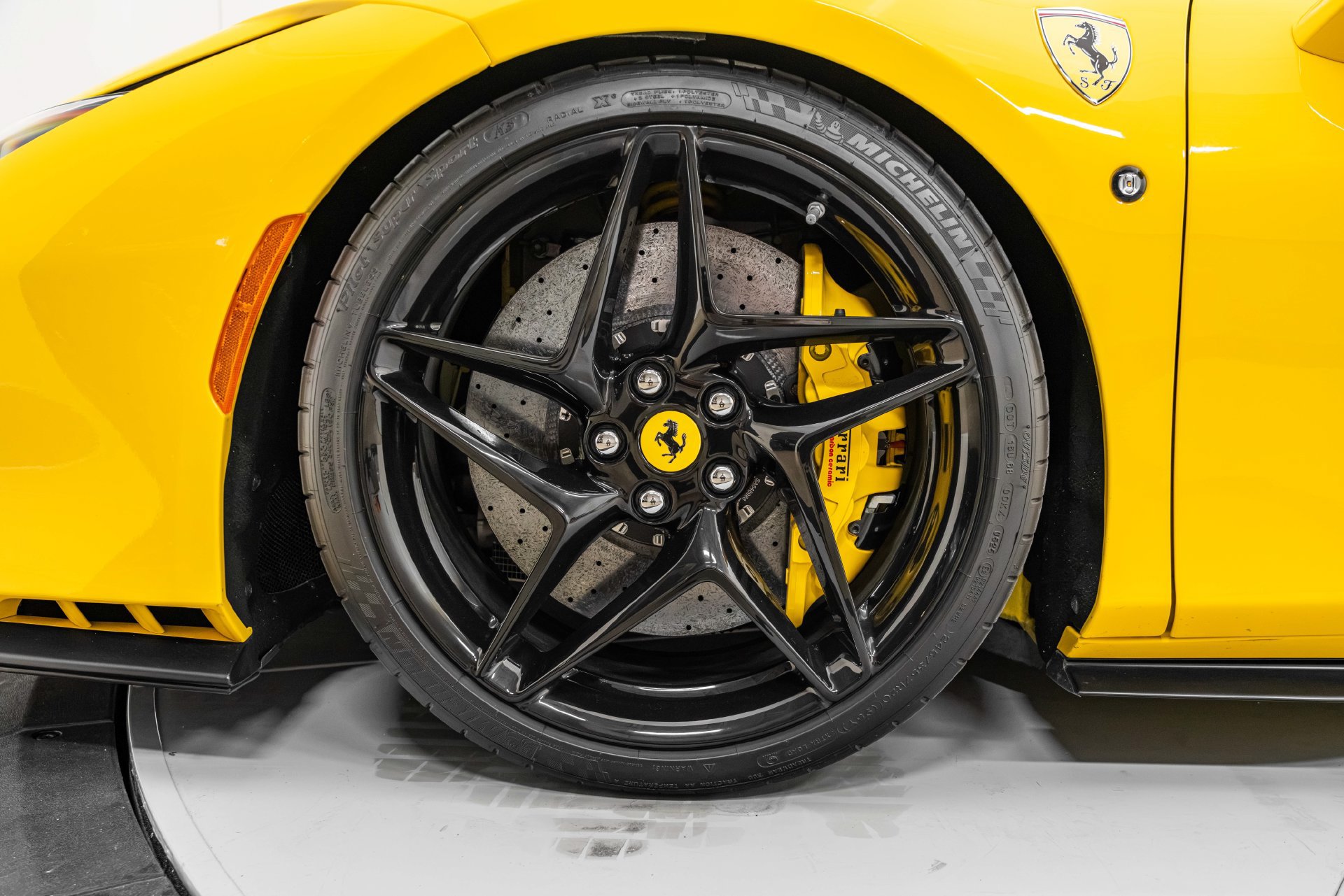 Certified 2021 Ferrari F8 Tributo RWD image 14