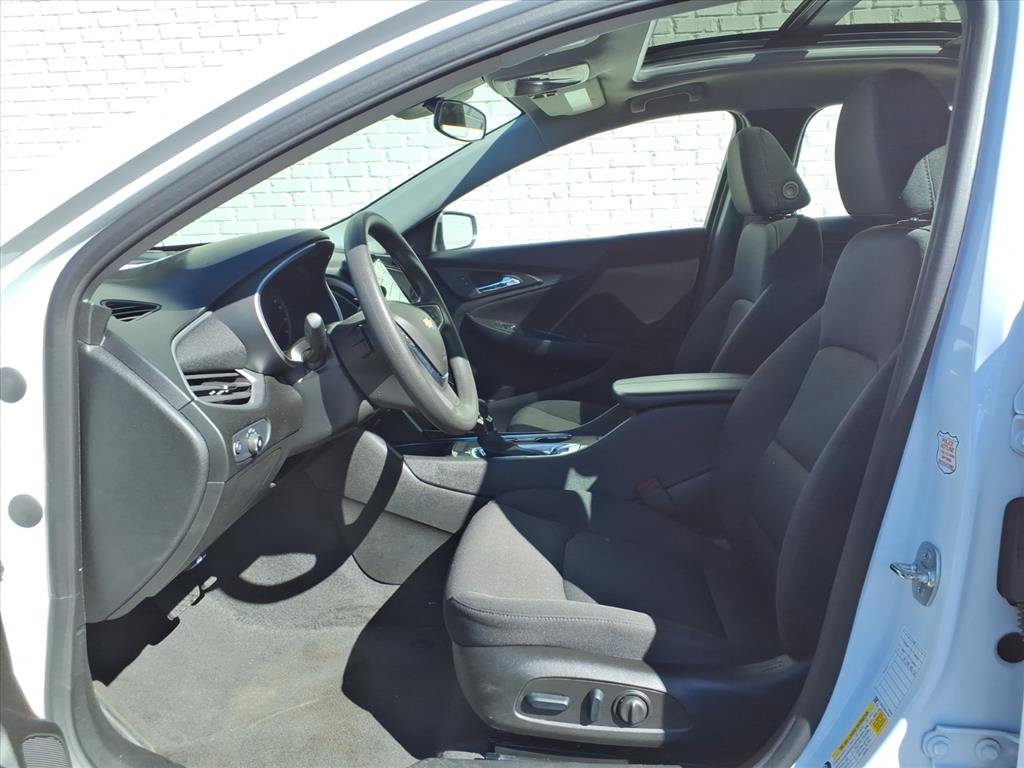 Used 2024 Chevrolet Malibu LT image 12