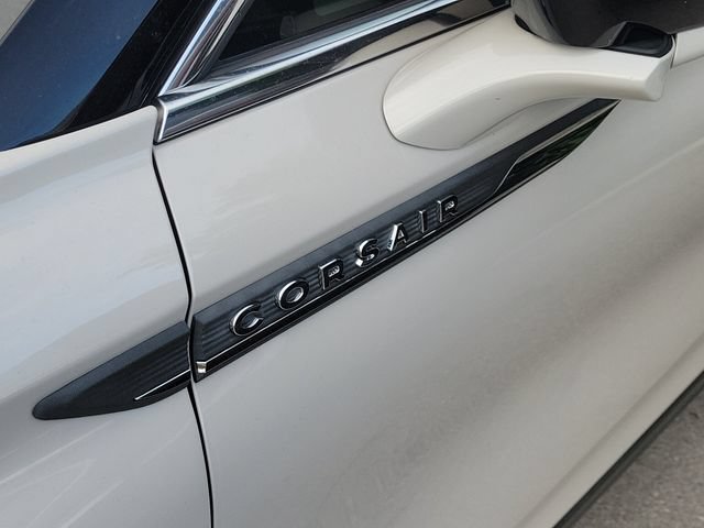 Certified 2022 Lincoln Corsair FWD w/ Equipment Group 101A image 4