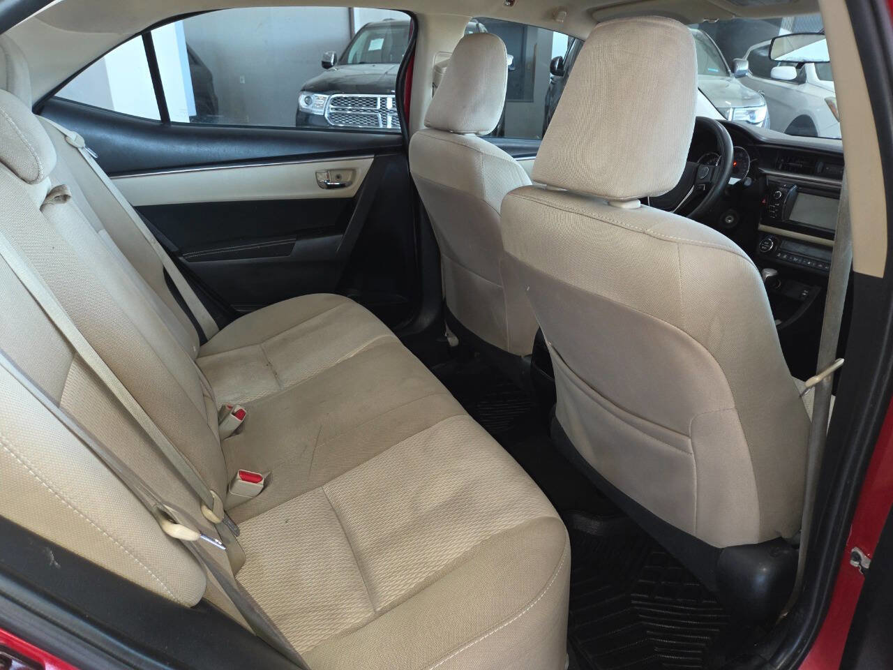 Used 2015 Toyota Corolla LE FWD image 23